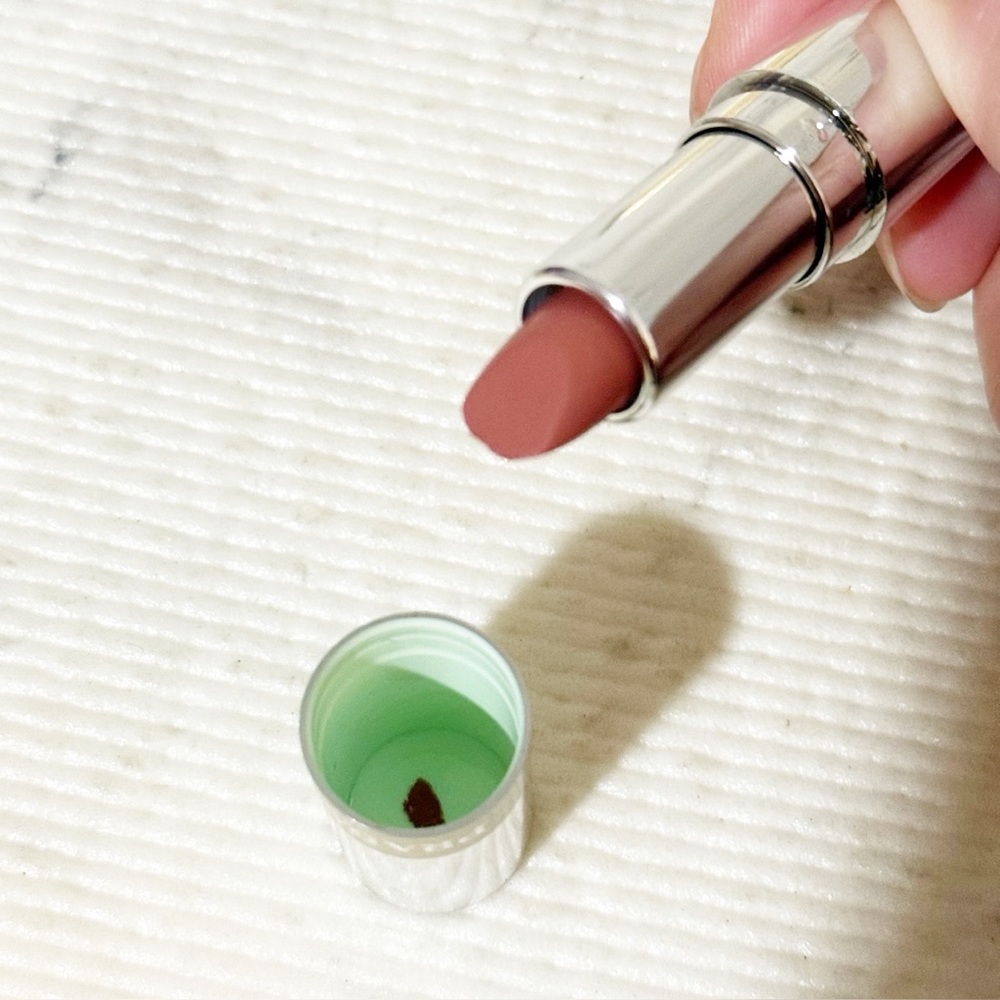Prada Monochrome Lipstick B02 Quartz Nude Pink - Picture 8 of 8
